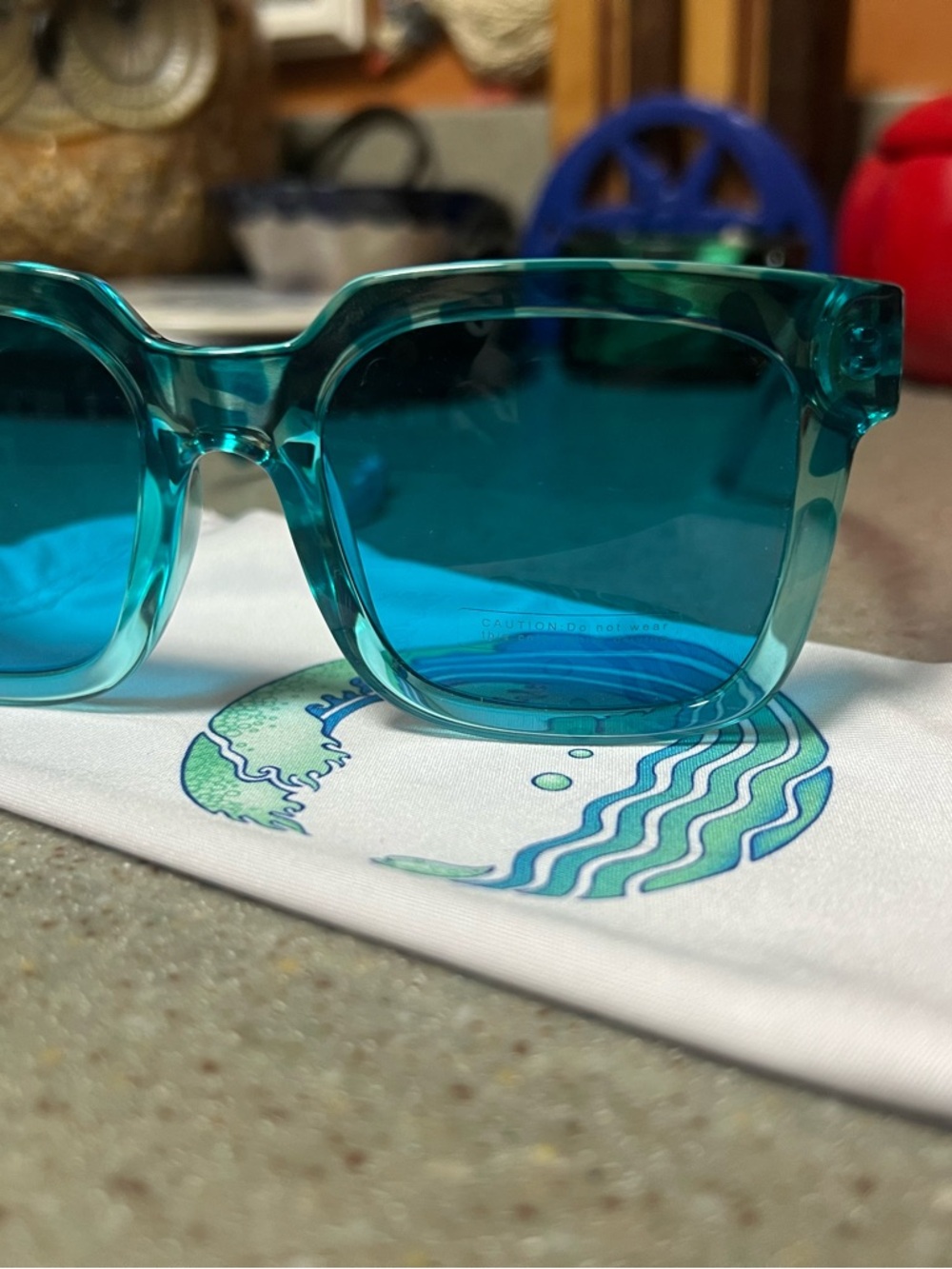 New Rainbow Optix Sunglasses
The Unit Style in Serenity Aqua - Picture 2 of 5